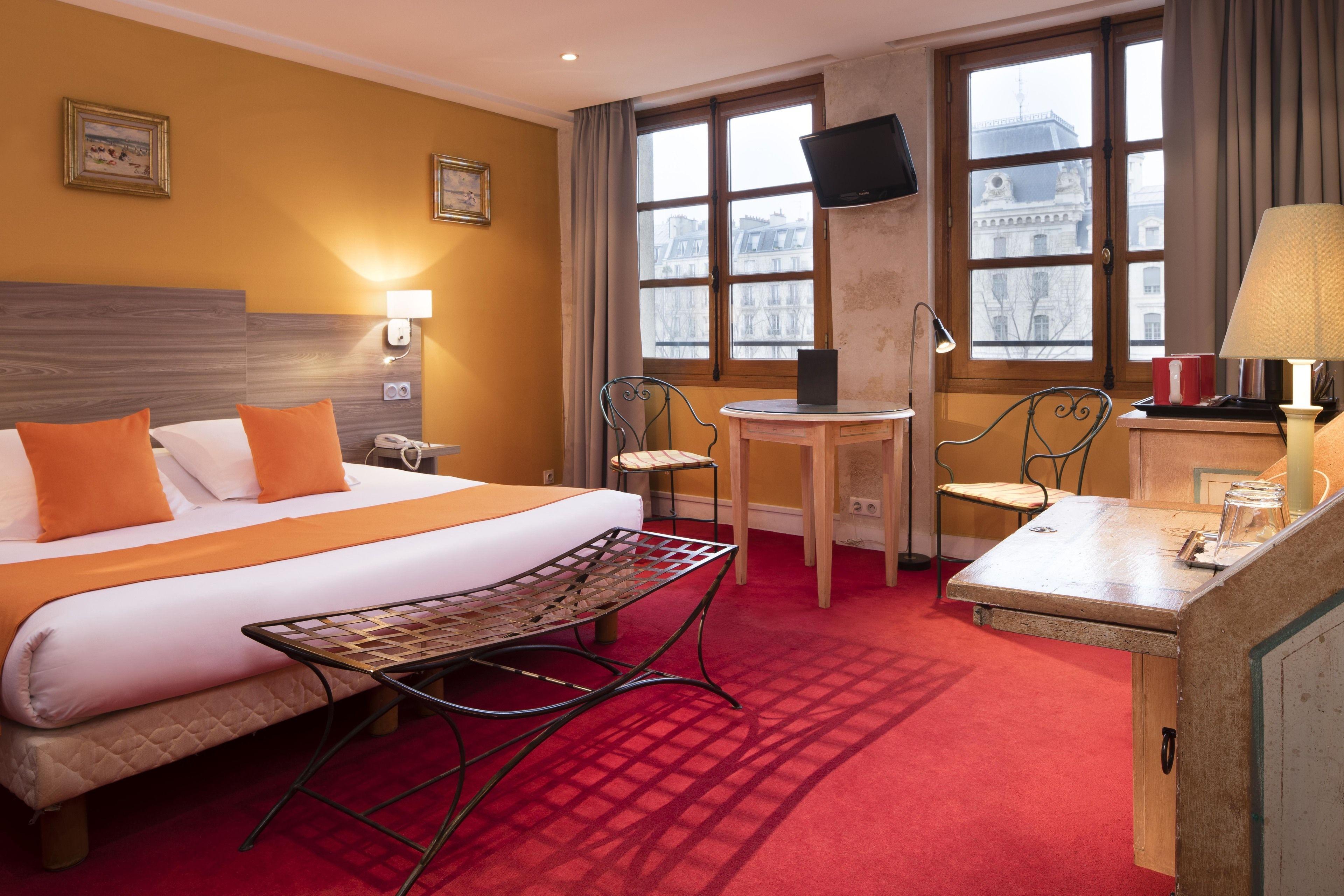 Les Rives De Notre-dame Hotel 4*